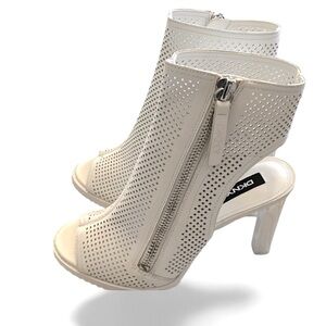 NWT DNKY white zipper heels open toe size 8